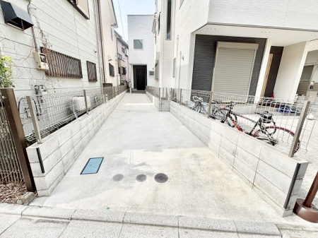 �@�����Ɍ������Ȃ����ԃX�y�[�X�B