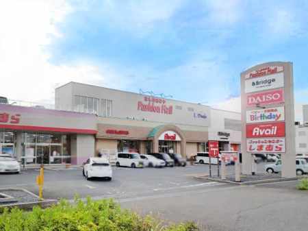 ���ӊ��@�V���b�s���O�Z���^�[ 800m ����{�t�@�b�V�������[��