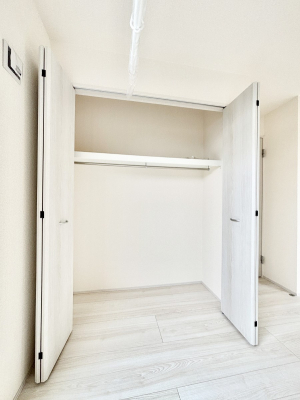 ���[�@�m���̃N���[�[�b�g�B���s��������̂Ō���̈ߗނ�����������܂�܂��B