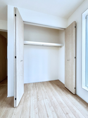 ���[�@�m���̃N���[�[�b�g�B���s��������̂Ō���̈ߗނ�����������܂�܂��B