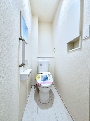 �g�C���@�g�C����1�K��2�K���ꂼ��ɔz�u����Ă��ĂƂĂ��֗��ł��B 