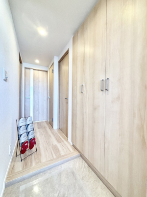 ���ց@���ւɂ͎��[�������Ղ肠��̂ŃX�b�L�������q���I�ȋ�Ԃ�ۂĂ���