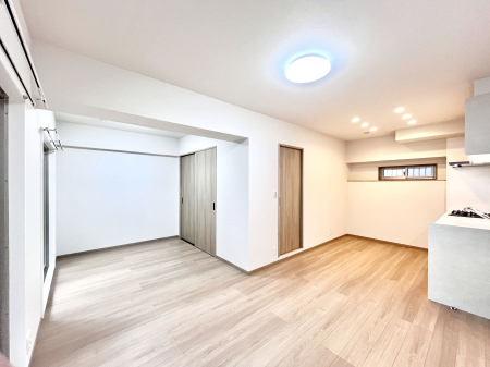 ���r���O�@���Ƒ��̓��₩�Șb�����ŕ�܂�閾�邢���r���O  