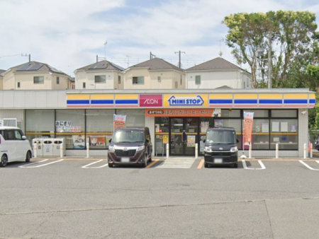 ���ӊ��@�R���r�j 300m �~�j�X�g�b�v�����䍪�X