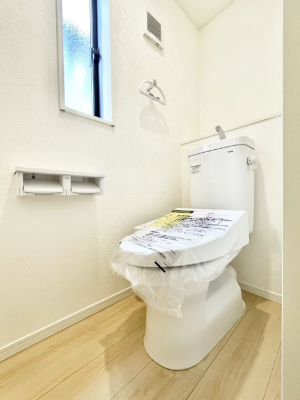 �g�C���@�g�C����1�K��2�K���ꂼ��ɔz�u����Ă��ĂƂĂ��֗��ł��B 
