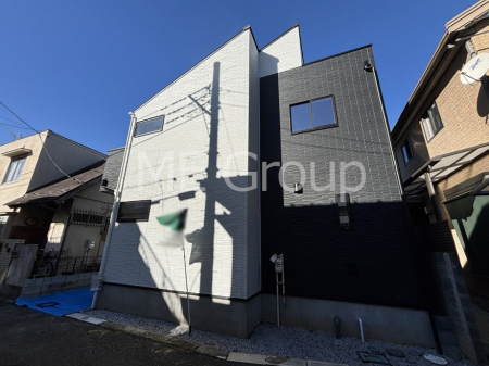 ���n�O�ώʐ^�@�A�N�Z���g�J���[���I�V�����ȃV���v�����_���X�^�C���B 