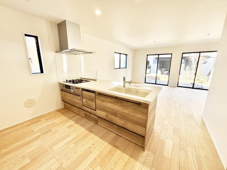 �L�b�`���@���������Ȃ���ł����Ƒ��Ƃ̉�b���y���߂�ΖʃL�b�`��