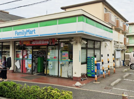 ���ӊ��@�R���r�j 200m �t�@�~���[�}�[�g ������l���ړX