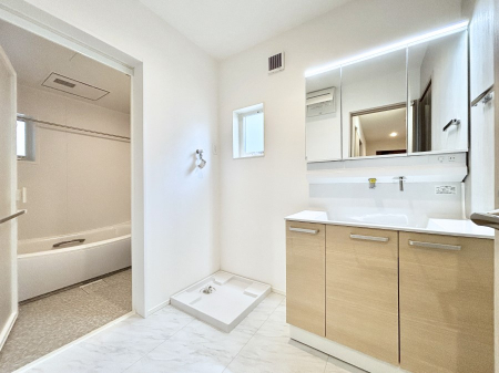 ���̑��@�L�X�Ƃ�Ƃ�̂��郉���h���[�X�y�[�X�B  