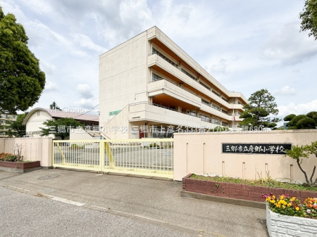 ���ӊ��@���w�Z 680m �O���s���F�����w�Z