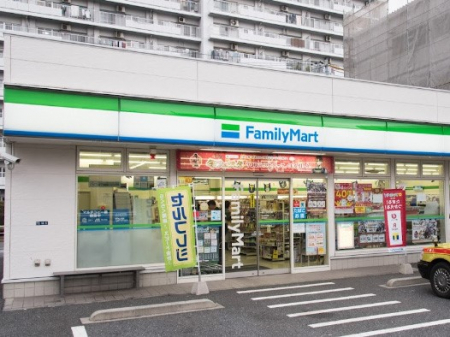 ���ӊ��@�R���r�j 200m �t�@�~���[�}�[�g ���k�ԉH�X