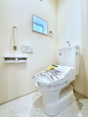 �g�C���@�g�C����1�K��2�K���ꂼ��ɔz�u����Ă��ĂƂĂ��֗��ł��B 