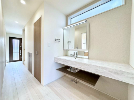 ���̑��@�L�X�Ƃ�Ƃ�̂��郉���h���[�X�y�[�X�B  