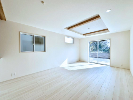 ���r���O�@�傫�ȑ����炽���Ղ�̗z���ƕ����������郊�r���O