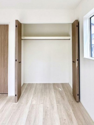 ���[�@�m���̃N���[�[�b�g�B���s��������̂Ō���̈ߗނ�����������܂�܂��B