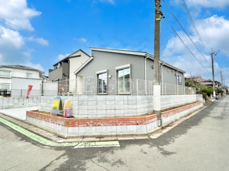 ���n�O�ώʐ^�@�������ꂽ�O�ρA�㎿�ȏZ��Ԃ��L���鎺���͉i�����S���ĉ߂�����Z���ł��B 