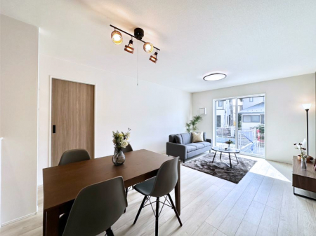 ���r���O�@�Z�ޕ��̌��������o�����A�C���e���A���l����̂��y���݂ȃ��r���O�ł��I 