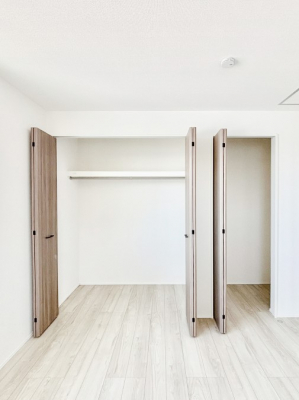 ���[�@�m���̃N���[�[�b�g�B���s��������̂Ō���̈ߗނ�����������܂�܂��B�@