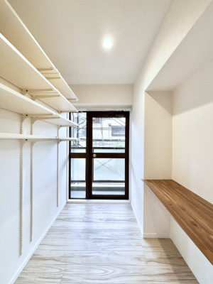 ���[�@�p���g���[�͐H�ނ̃X�g�b�N��L�b�`������̏����ȂǃX�b�L���Ƃ��܂��ĕ֗��ł�