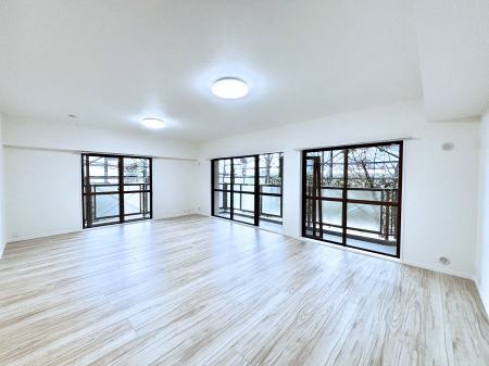 ���̑����ρ@�Ƒ������R�ƏW�܂�e���̃X�y�[�X�ɂȂ肻��