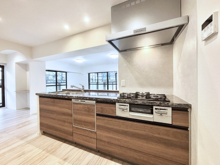 �L�b�`���@�������������I�ɁA�y�����I�V�X�e���L�b�`��