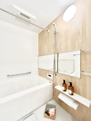 �����@����̔�������Ă���閾�邢�������̂���o�X���[��