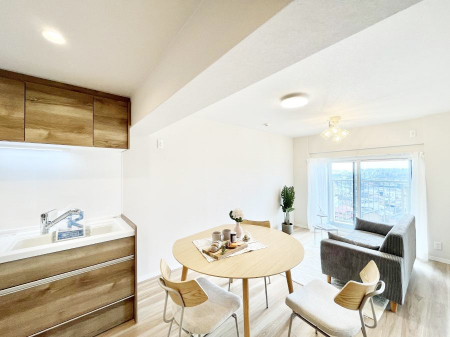 ���r���O�@�������������͋C�̂k�c�j�͉Ƒ��݂�Ȃ̉��K���