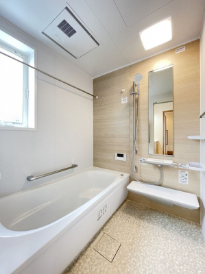 �����@�����������F�����̕ǖʁA������������芰����o�X���[���B 