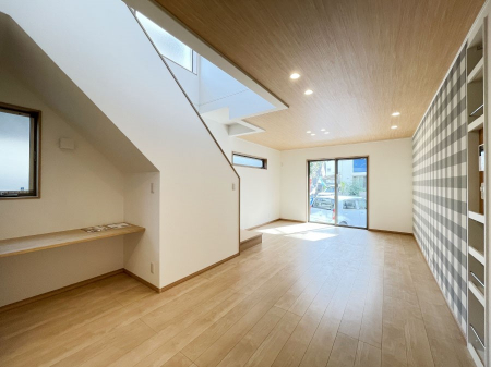 ���̑����ρ@�����������疾�邢�z���������A�����̕��͋C�ɖ��������_�C�j���O�B