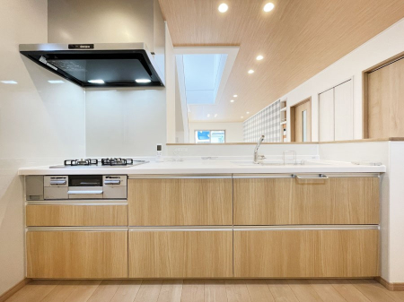 �L�b�`���@���r���O�����n����l�C�̃J�E���^�[�L�b�`���B �Ƒ��������Ȃ���Ǝ������邱�Ƃ��ł��܂��B