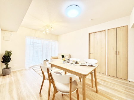 ���r���O�@�傫�ȑ����炽���Ղ�̗z���ƕ����������郊�r���O