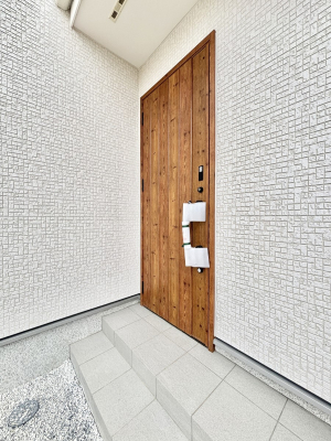 ���ց@��؂ȉƑ��A���q���o�}���錺�ցB