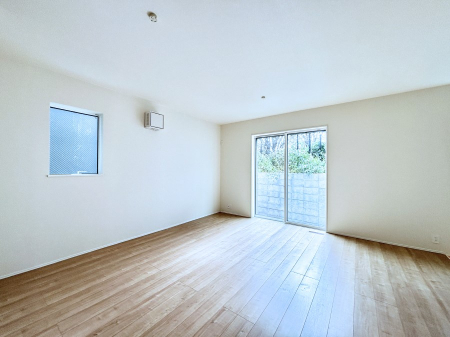 ���r���O�@�傫�ȑ����炽���Ղ�̗z���ƕ����������郊�r���O