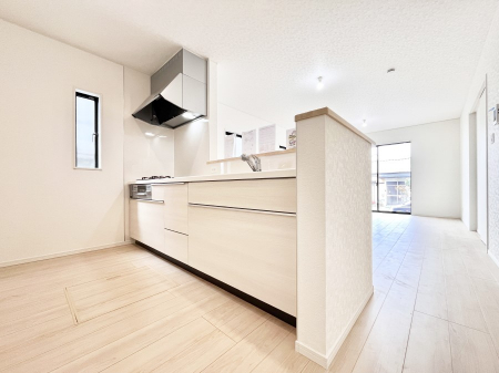 �L�b�`���@���������Ȃ���ł����Ƒ��Ƃ̉�b���y���߂�ΖʃL�b�`��