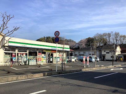 ���ӊ��@�R���r�j 300m �t�@�~���[�}�[�g ���R�O�֖�R�X