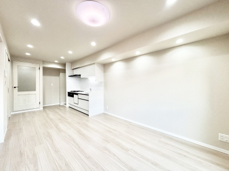 ���r���O�@���Ƒ��̓��₩�Șb�����ŕ�܂�閾�邢���r���O