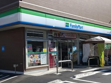 ���ӊ��@�R���r�j 500m �t�@�~���[�}�[�g ��������꒚�ړX