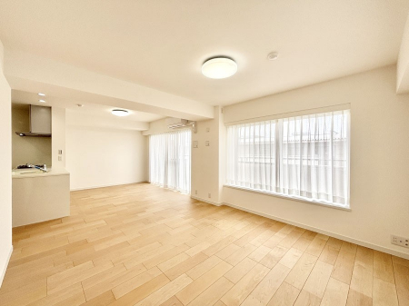 ���r���O�@���Ƒ��̓��₩�Șb�����ŕ�܂�閾�邢���r���O  