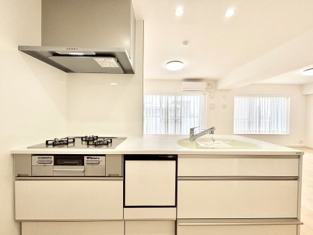 �L�b�`���@���������Ȃ���ł����Ƒ��Ƃ̉�b���y���߂�ΖʃL�b�`��