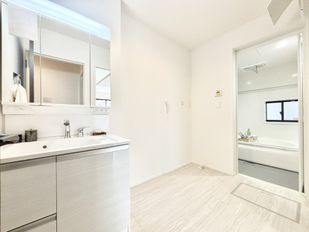 ���̑��@�������̂�����K��Ԃł��B�����̐g�x�x���C�����ǂ����g�������܂��B 