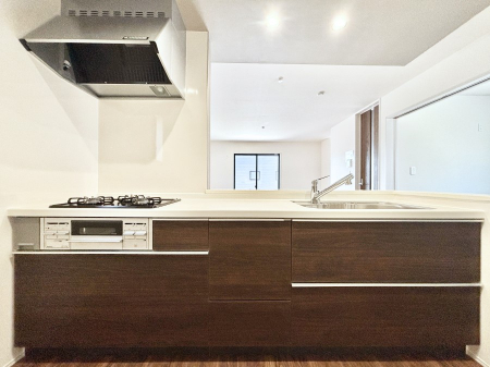 �L�b�`���@���r���O�����n����l�C�̃J�E���^�[�L�b�`���B �Ƒ��������Ȃ���Ǝ������邱�Ƃ��ł��܂��B