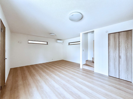 ���̑����ρ@�Ƒ��̏Ί炪���R�Ɛ��܂�Ă���A����ȕ��͋C�̃_�C�j���O�Ɏd�オ���Ă��܂� 