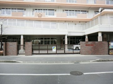 ���ӊ��@���w�Z 720m ����s�������쏬�w�Z