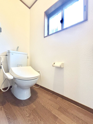 �g�C���@�g�C����1�K��2�K���ꂼ��ɔz�u����Ă��ĂƂĂ��֗��ł��B 