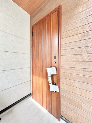 ���ց@�Z�܂��̊�����o����A���փh�A�B 