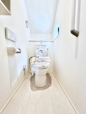 �g�C���@�g�C����1�K��2�K���ꂼ��ɔz�u����Ă��ĂƂĂ��֗��ł��B 