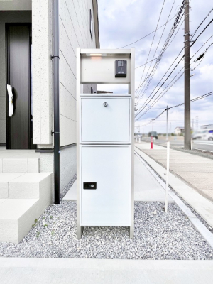 ���̑��@�\�D�E�C���^�[�z���E�|�X�g���ЂƂɏW��