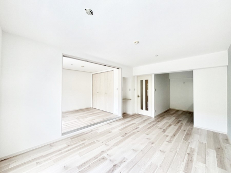 ���r���O�@�אڂ̗m�����J������Ƃ���ɍL�X