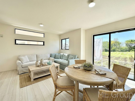 ���r���O�@�傫�ȑ����炽���Ղ�̗z���ƕ����������郊�r���O�@���Ƌ��CG�ł�  