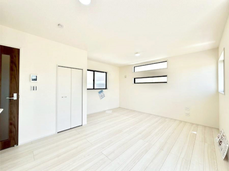 ���r���O�@�������������͋C�̂k�c�j�͉Ƒ��݂�Ȃ̉��K���  